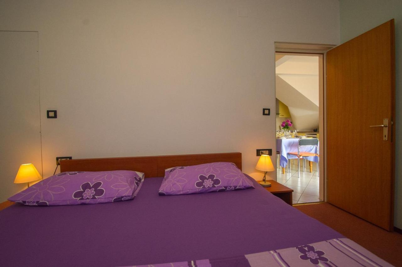 Apartments Marija - By The Sea Rogoznica  Eksteriør billede