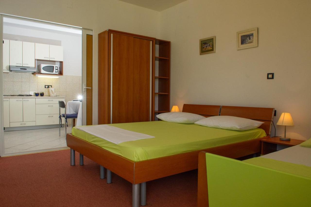 Apartments Marija - By The Sea Rogoznica  Eksteriør billede