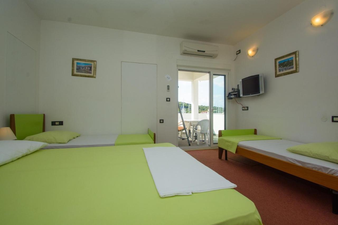 Apartments Marija - By The Sea Rogoznica  Eksteriør billede